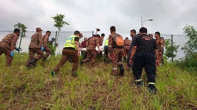 6-tho-lan-thiet-mang-khi-tim-thieu-nien-roi-xuong-ho-1