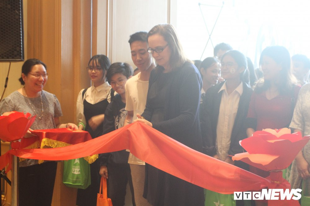 trien-lam-du-hoc-my-stem-kinhdoanh (16)