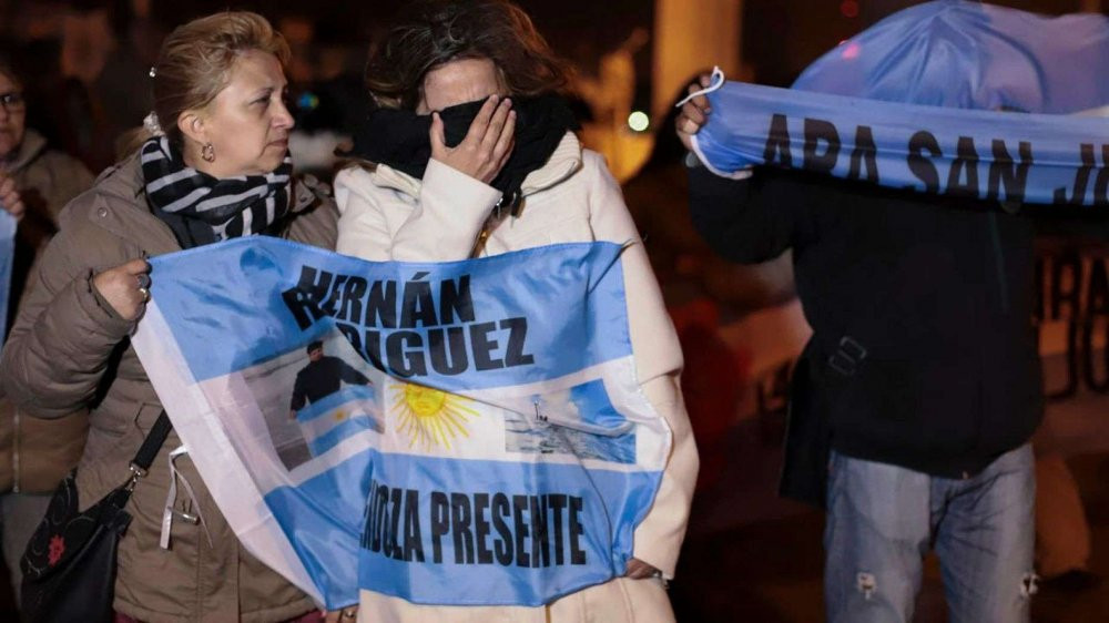 tau-ngam-argentina-day-bien-4 4