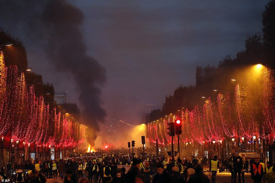 bieu-tinh-phap-6-ap 5