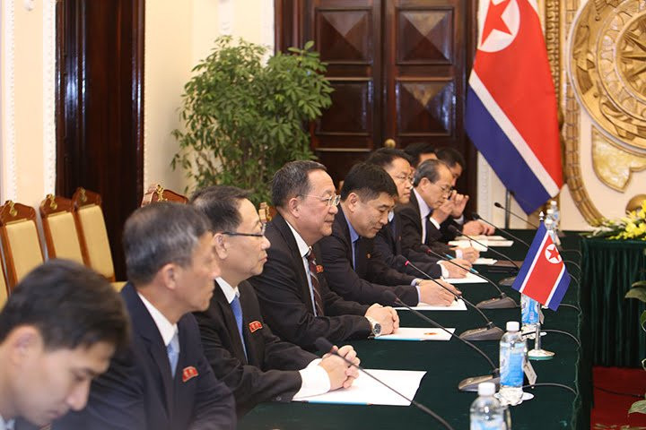 ngoai-truong-trieu-tien-den-viet-nam-6 5