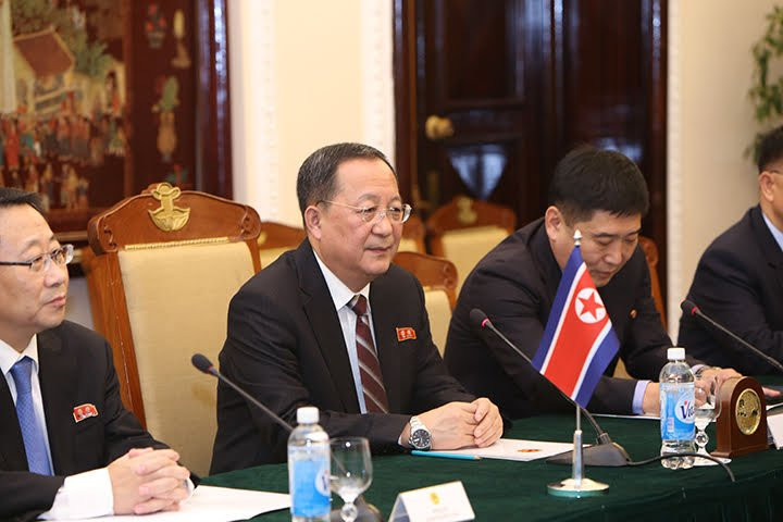 ngoai-truong-trieu-tien-den-viet-nam-7 7