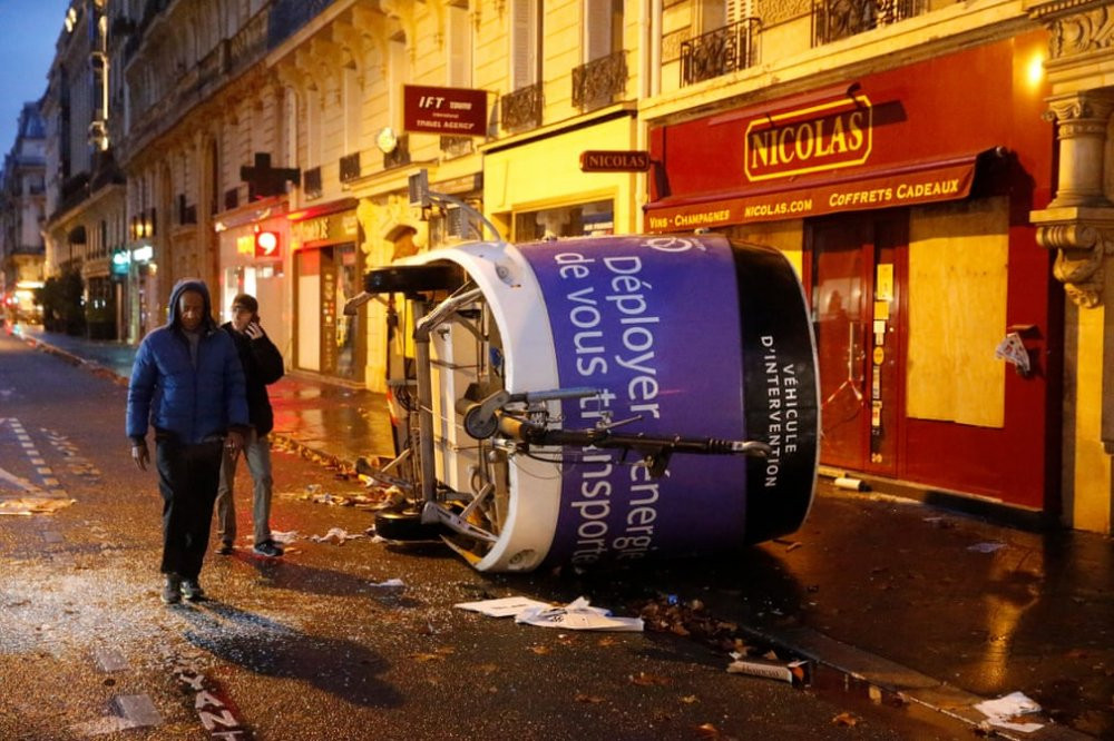 paris-sau-bieu-tinh-14 13