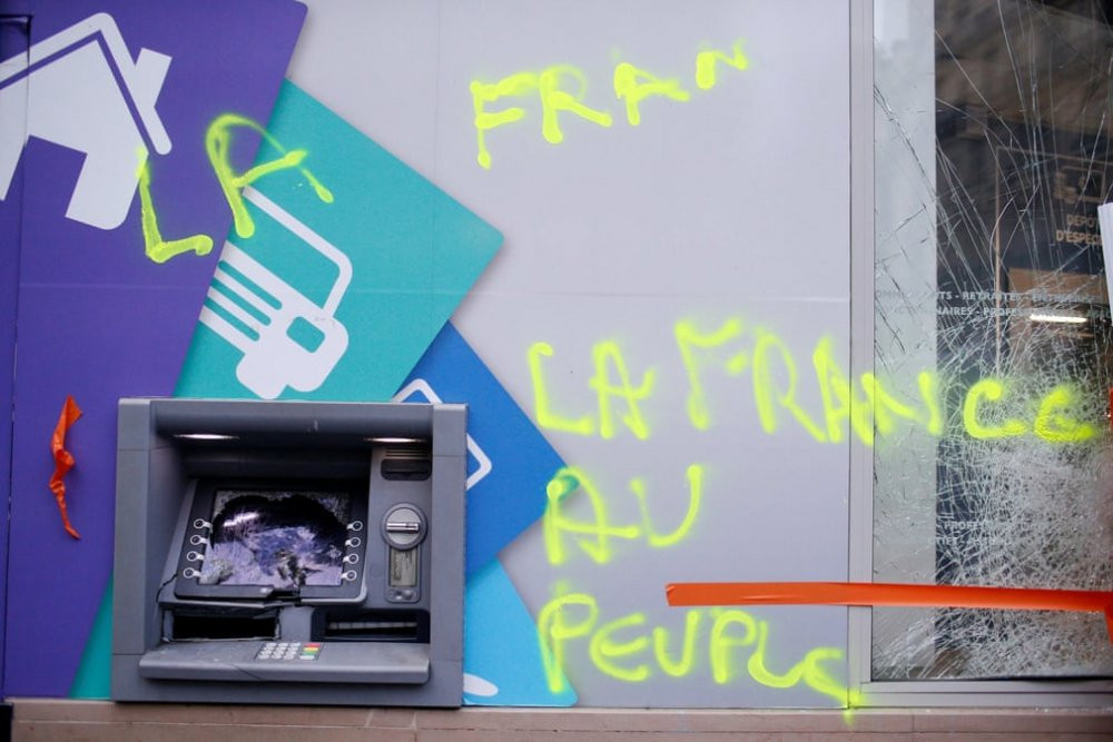 paris-sau-bieu-tinh-9 9