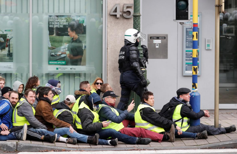 bieu-tinh-phap-8-12-brussel-4 14