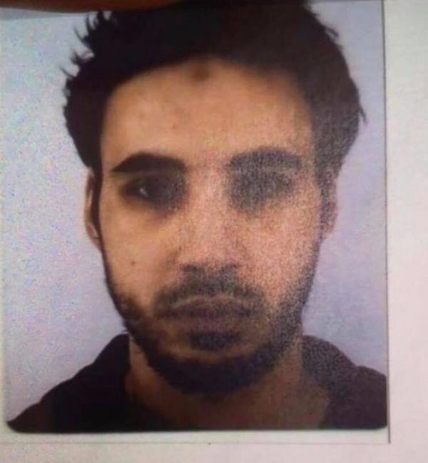 canh-sat-phap-ban-nghi-pham-2