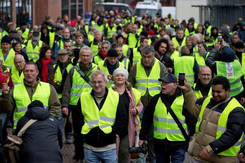 bieu-tinh-ha-lan-1 6