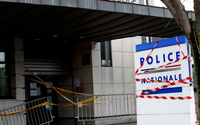 canh-sat-phap-bieu-tinh-1