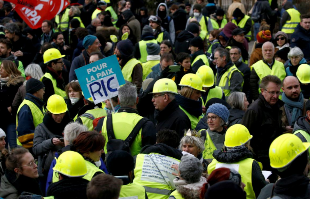 bieu-tinh-ao-vang-tuan-thu-9-6 6