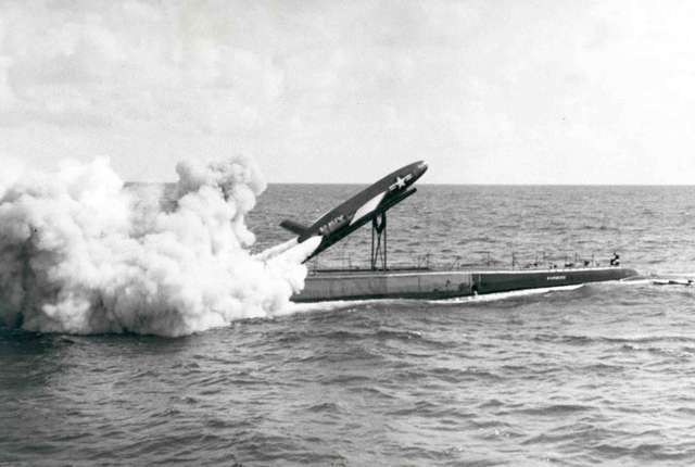 thu-nghiem-gui-thu-bang-ten-lua-1