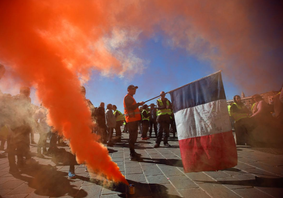 ao-vang-macron-reuters-5 5