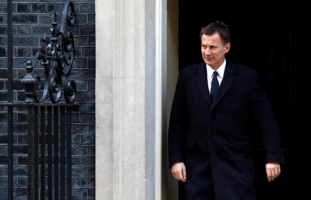 thay-the-may-jeremyhunt-1 4