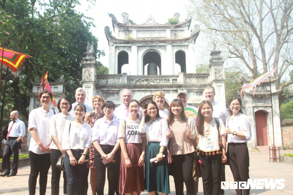 thuong-nghi-si-my-tham-van-mieu (2)