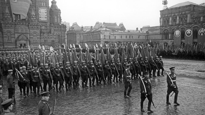 duyet-binh-chien-thang-nga-9-5-1945