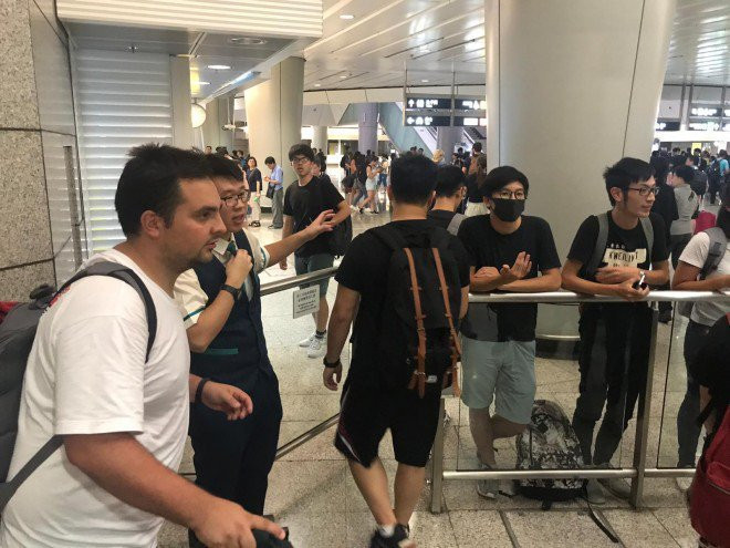 bieu-tinh-san-bay-hong-kong-5