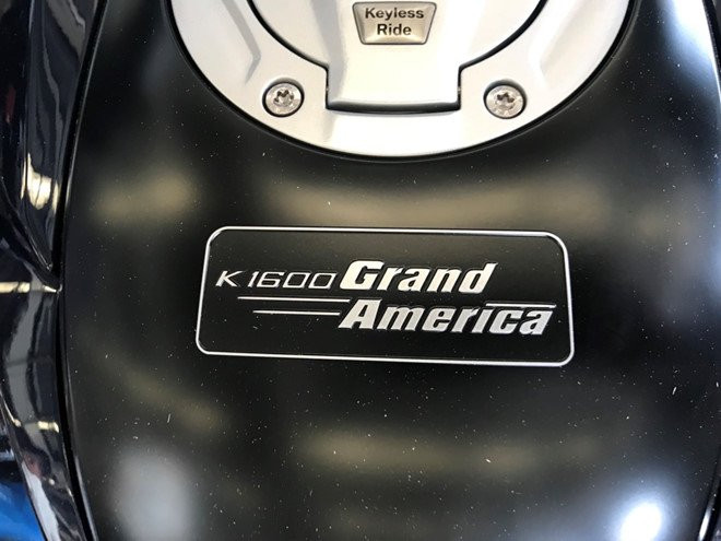 Phien ban dac biet BMW R nineT Spezial va K1600 Grand America den VN hinh anh 3