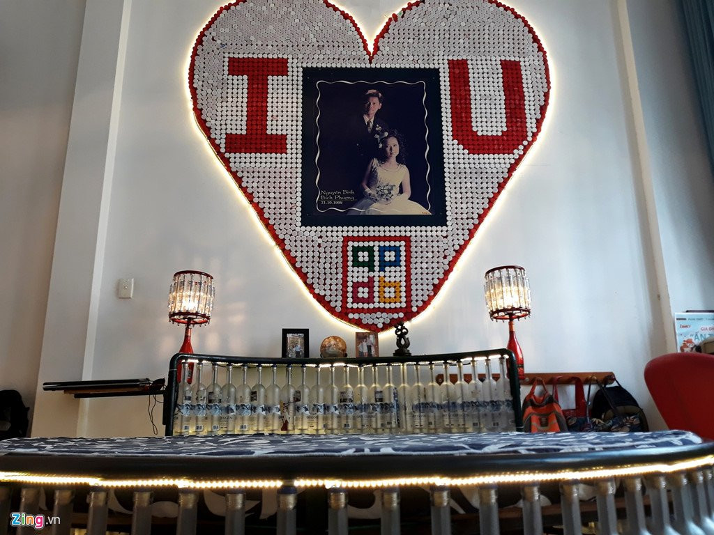 Ngoi nha co noi that lam tu 10.000 chai thuy tinh o Sai Gon hinh anh 8