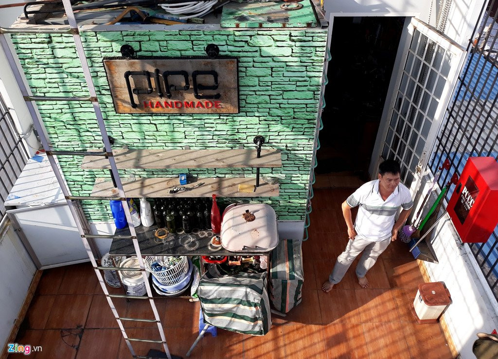 Ngoi nha co noi that lam tu 10.000 chai thuy tinh o Sai Gon hinh anh 4