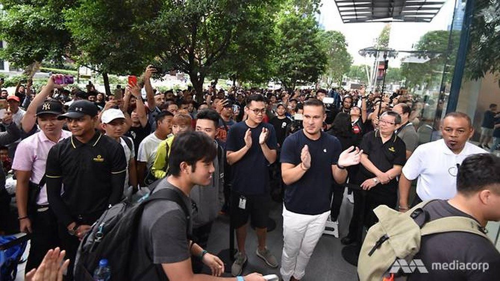 iphonequeueday21_1 20