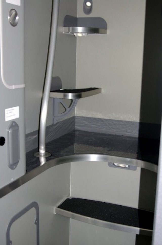 Phòng kín trên máy bay: Bí mật riêng của phi công, tiếp viên