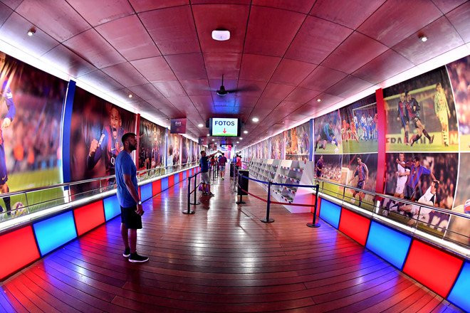 Barcelona tro thanh doi bong dau tien vuot 1 ty USD doanh thu hinh anh 1