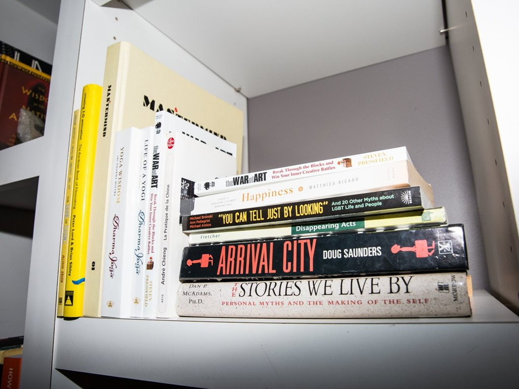 Giau thu ba the gioi, ty phu Warren Buffett tieu tien the nao? hinh anh 12