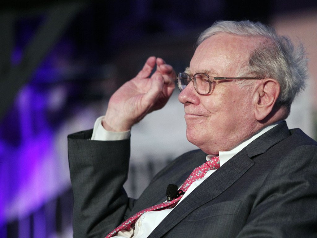 Giau thu ba the gioi, ty phu Warren Buffett tieu tien the nao? hinh anh 22