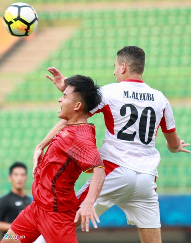 HLV Hoang Anh Tuan: 'U19 Viet Nam chang con ti suc nao ve cuoi tran' hinh anh 1