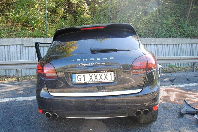 Dua voi Ferrari, tai xe Porsche Cayenne gay tai nan chet nguoi hinh anh 1