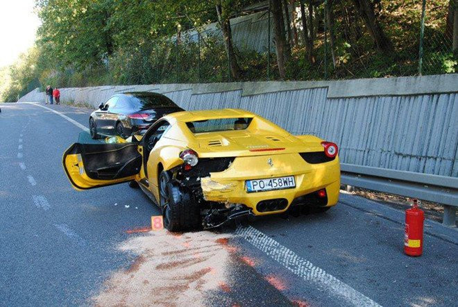 Dua voi Ferrari, tai xe Porsche Cayenne gay tai nan chet nguoi hinh anh 2