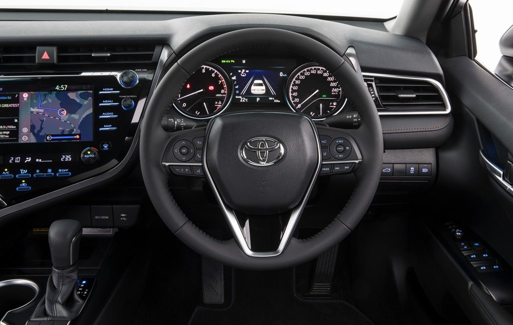 Toyota Camry 2018 ve Dong Nam A cuoi thang 10 hinh anh 9