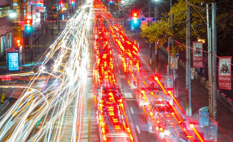 Xe hoi ngay nay trang bi cong nghe gi de giu mang nguoi? hinh anh 8