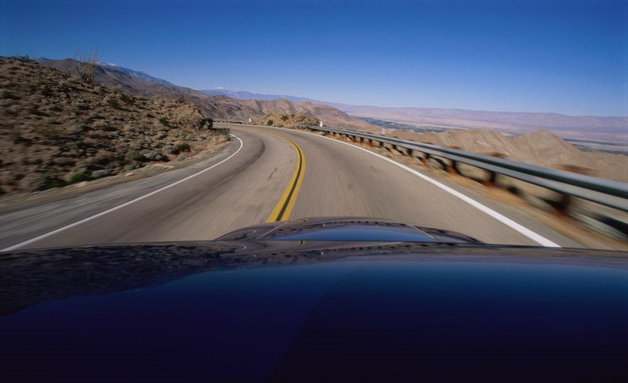 Xe hoi ngay nay trang bi cong nghe gi de giu mang nguoi? hinh anh 1