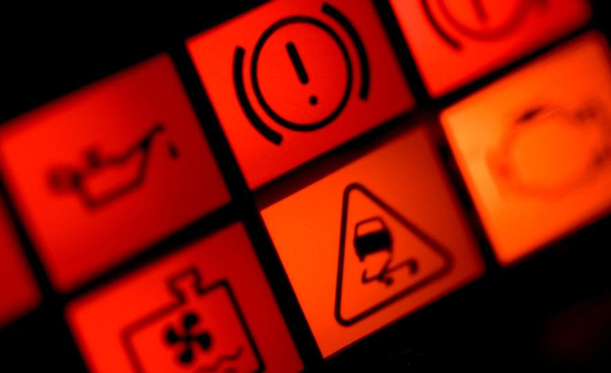 Xe hoi ngay nay trang bi cong nghe gi de giu mang nguoi? hinh anh 3