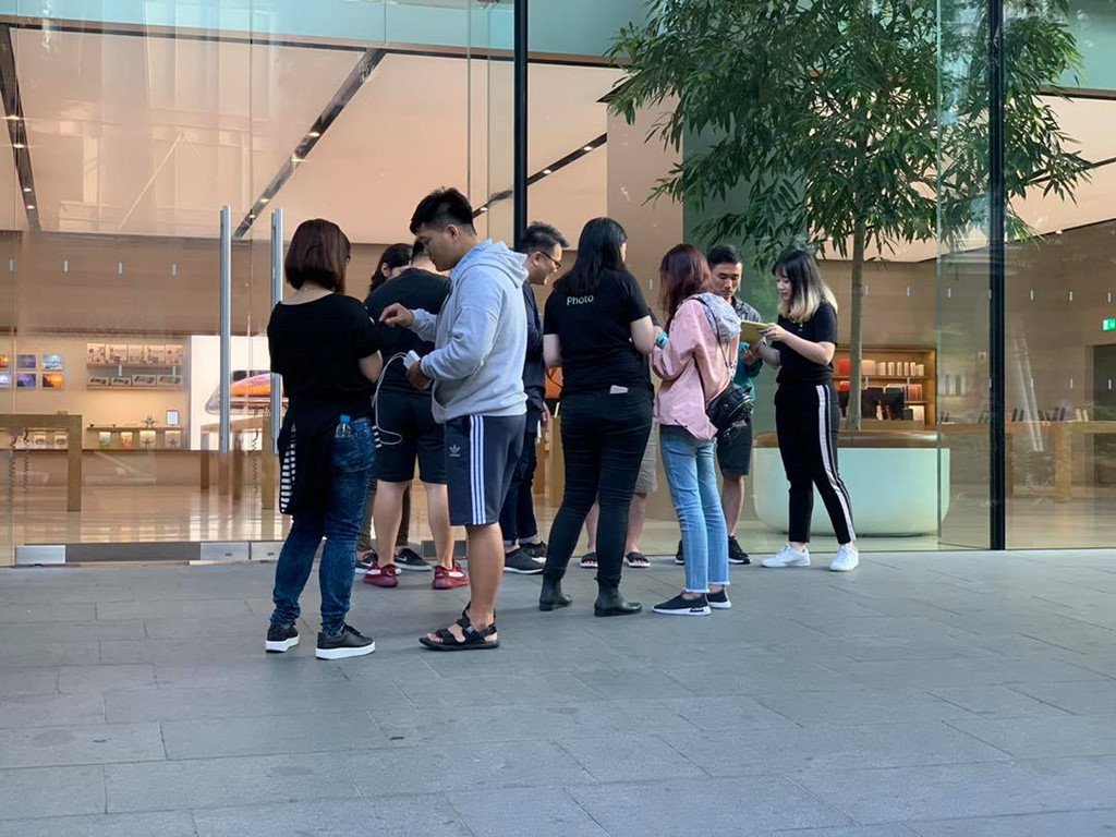 Chiec iPhone gia hoi nhat 2018 e am ngoai du kien hinh anh 1