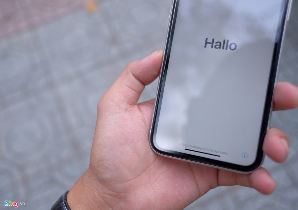 Chiec iPhone gia hoi nhat 2018 e am ngoai du kien hinh anh 2