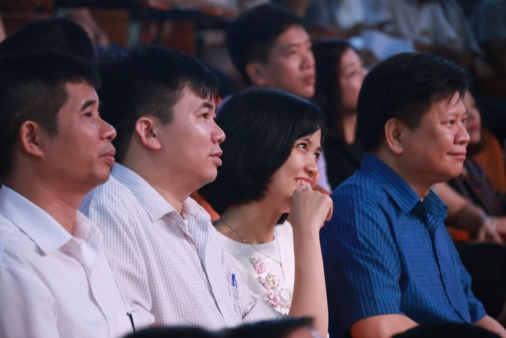 'Học sinh ngủ trước cả khi tôi bắt đầu bài giảng, vậy lỗi tại ai?'