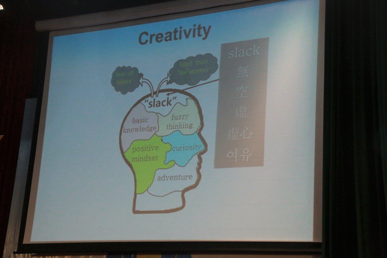 'Học sinh ngủ trước cả khi tôi bắt đầu bài giảng, vậy lỗi tại ai?'