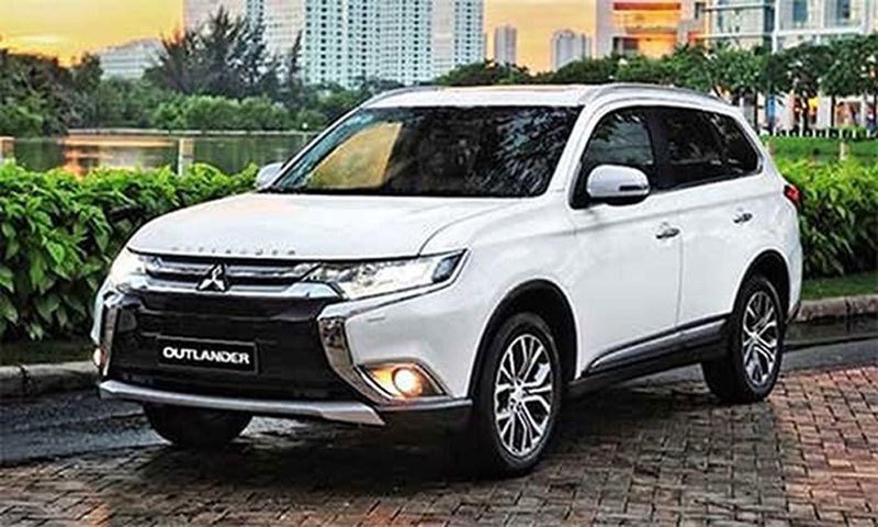 Tháng cuối năm, ô tô cuối năm nhìn nhau giảm giá