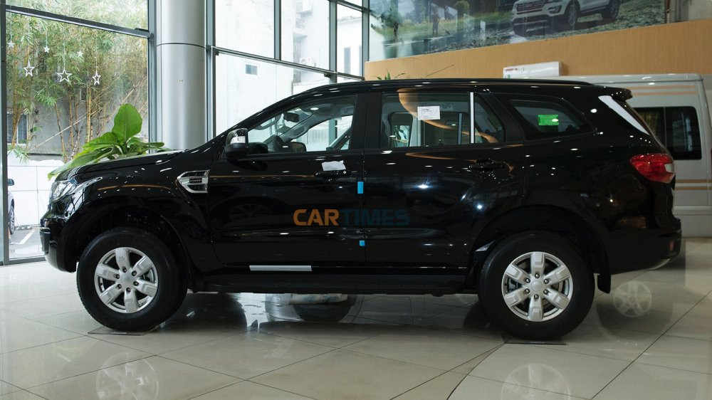 Ford Everest Ambiente1