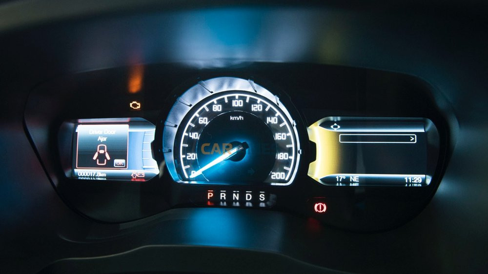 Ford Everest Ambiente11 12