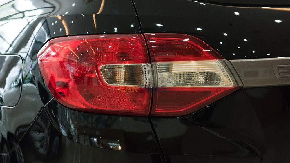 Ford Everest Ambiente7 8