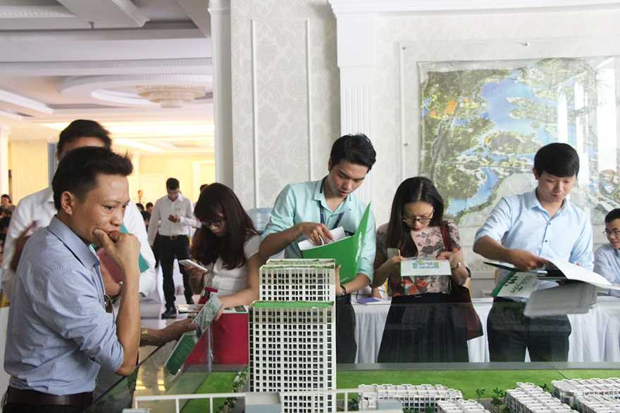 pic4_khach hang tim hieu du an