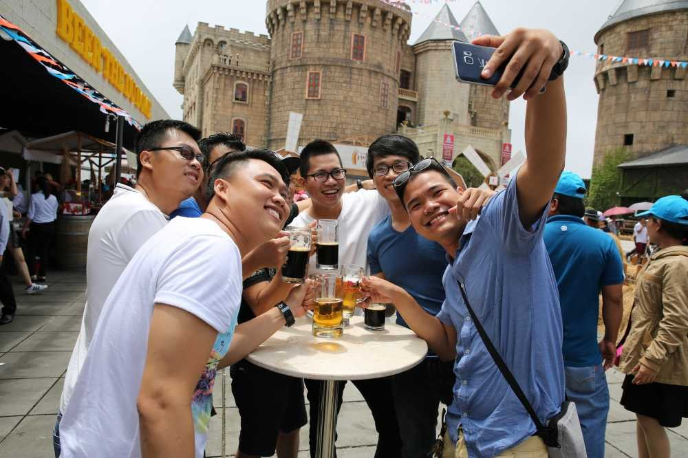 anh 8- le hoi Bia Ba Na Hills (2)