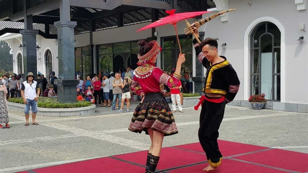 bieu-dien-van-nghe-Fansipan Sapa