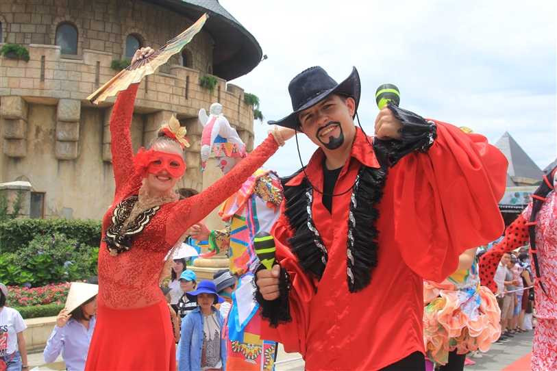 carnival Ba Na Hills (13)