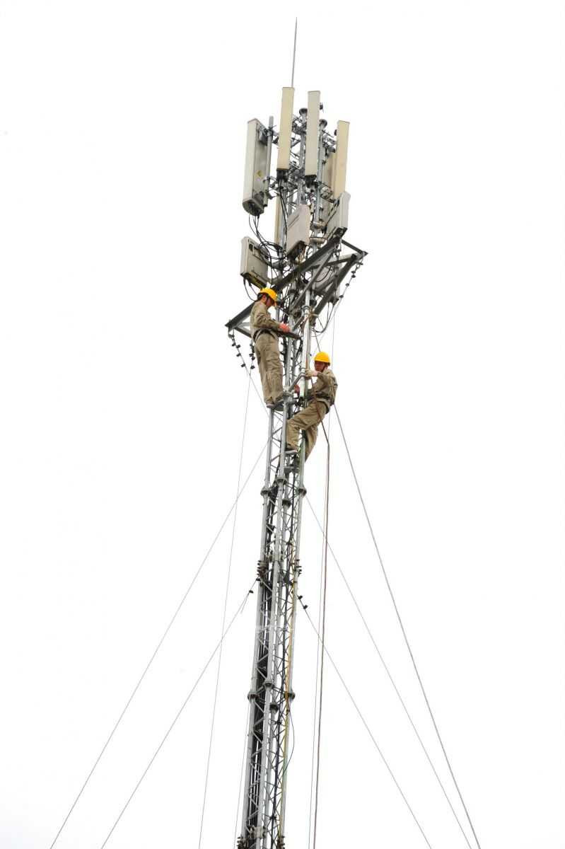 Hinh anh trien khai lap day thiet bi 4G tai tram 3