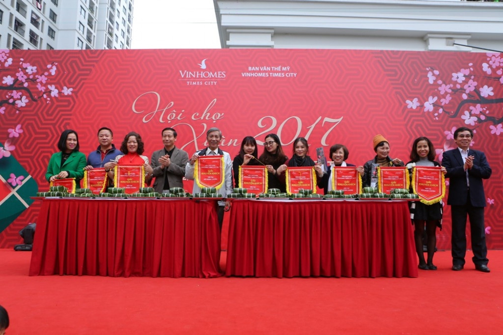 1703_VHGD_Cong dong_Anh3