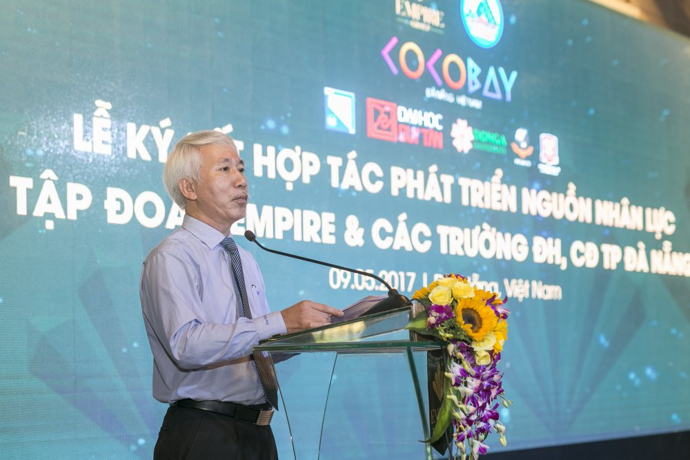 Hinh anh Cái 'bát tay' ngoạn mục dua sinh vien vào... 'truòng dòi' 10