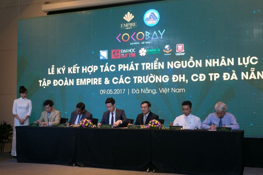 Hinh anh Tung bung ngay hoi viec lam voi hon 2.000 vi tri tai Cocobay